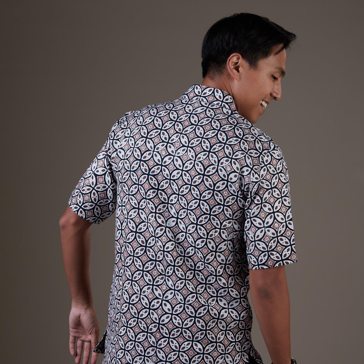 Kopiwung - Mandalas Kemeja Batik Pria Premium Lengan Pendek