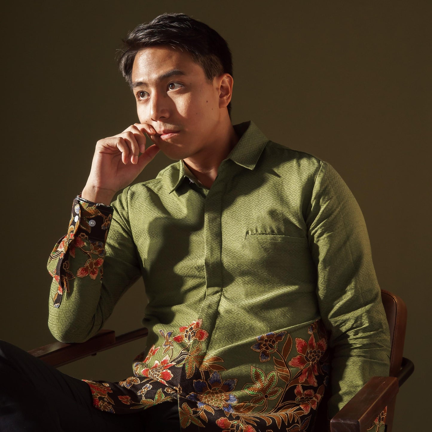 Akdar - Mandalas Premium Men's Long Sleeve Batik Shirt