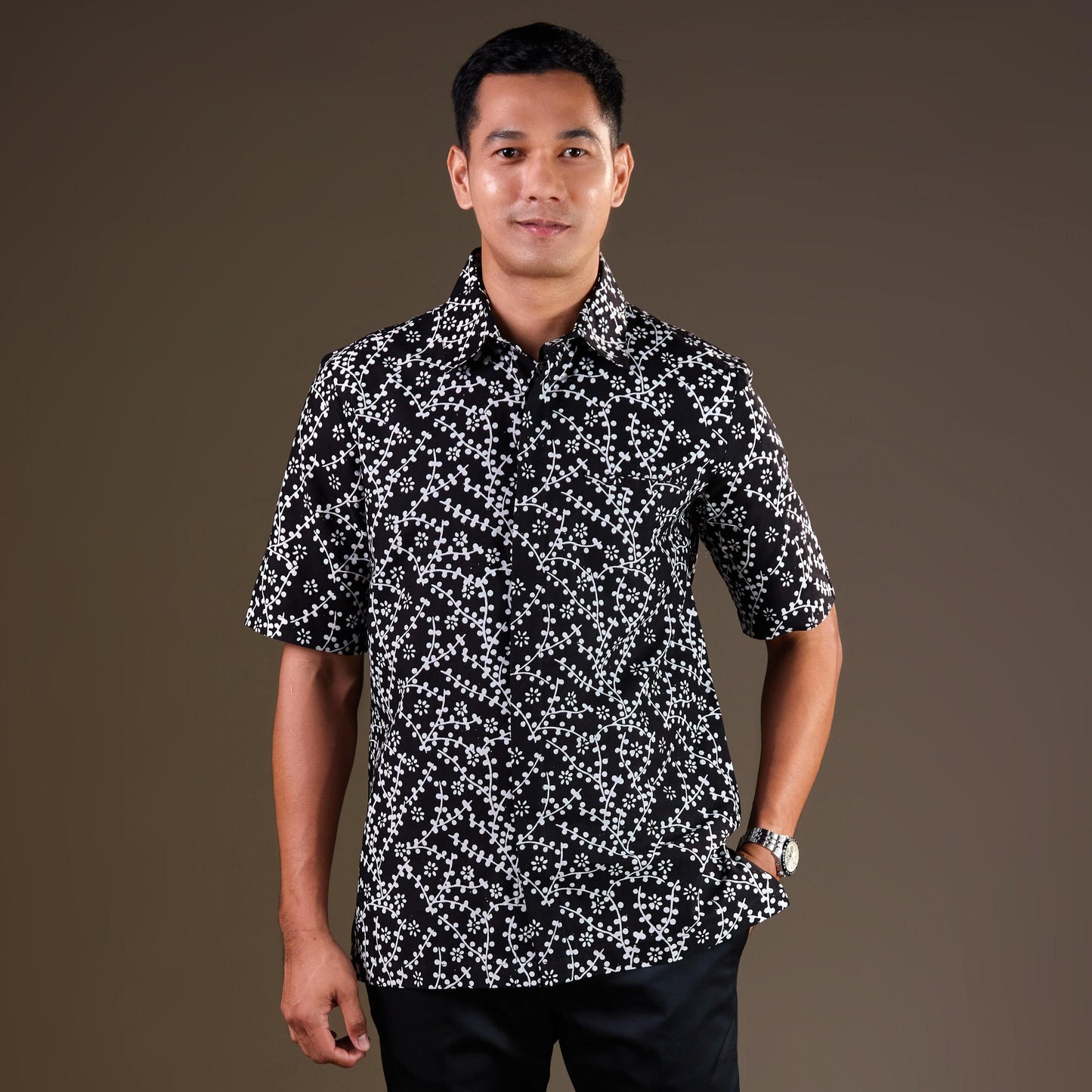 Ganduro - Mandalas Premium Men's Short Sleeve Batik Shirt