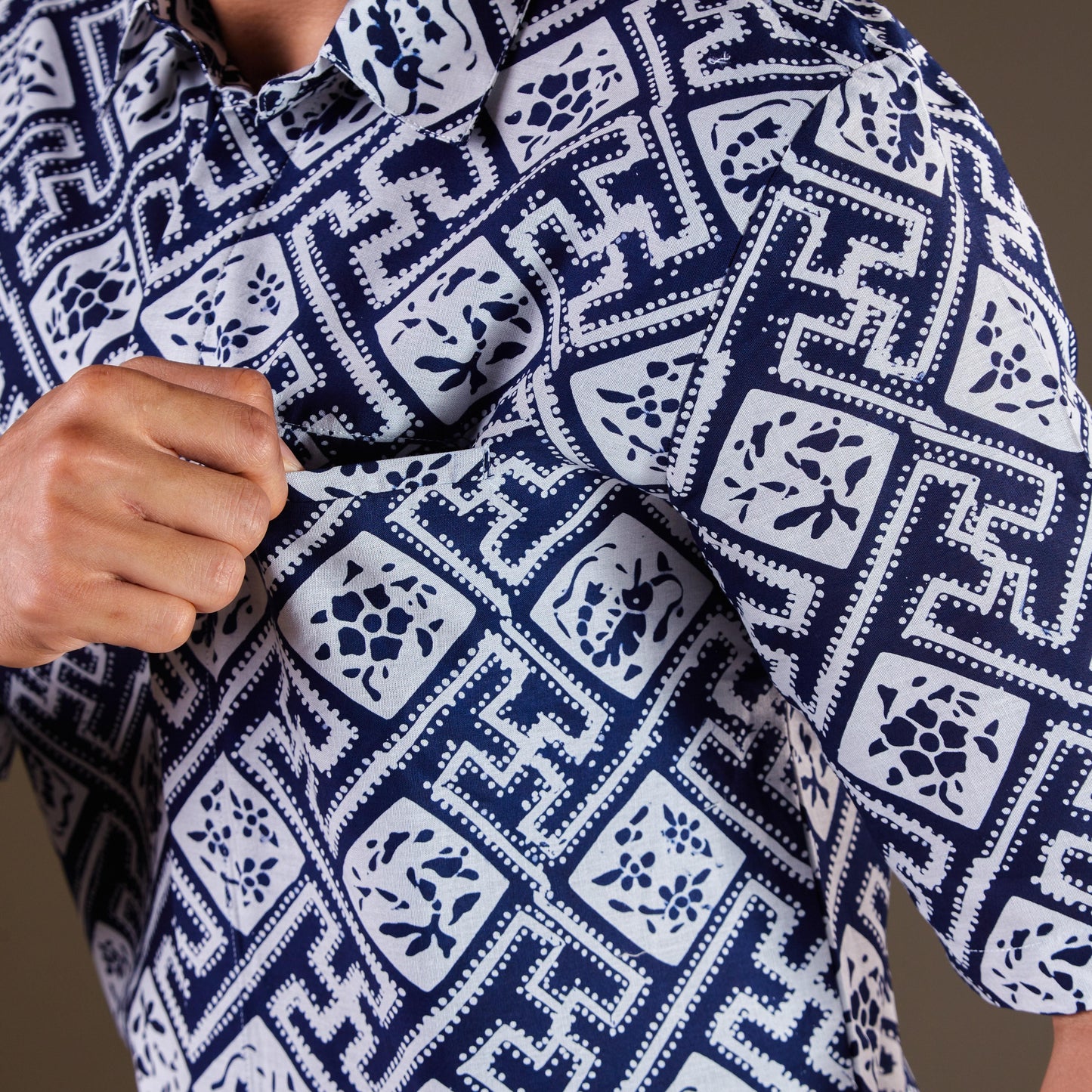 Romavi - Mandalas Premium Men's Short Sleeve Batik Shirt