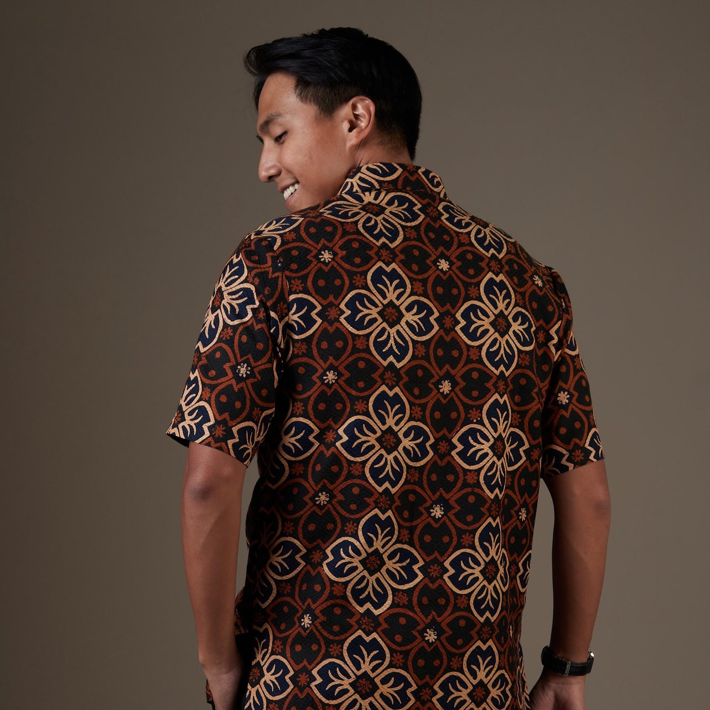 Bejana - Mandalas Kemeja Batik Pria Premium Lengan Pendek