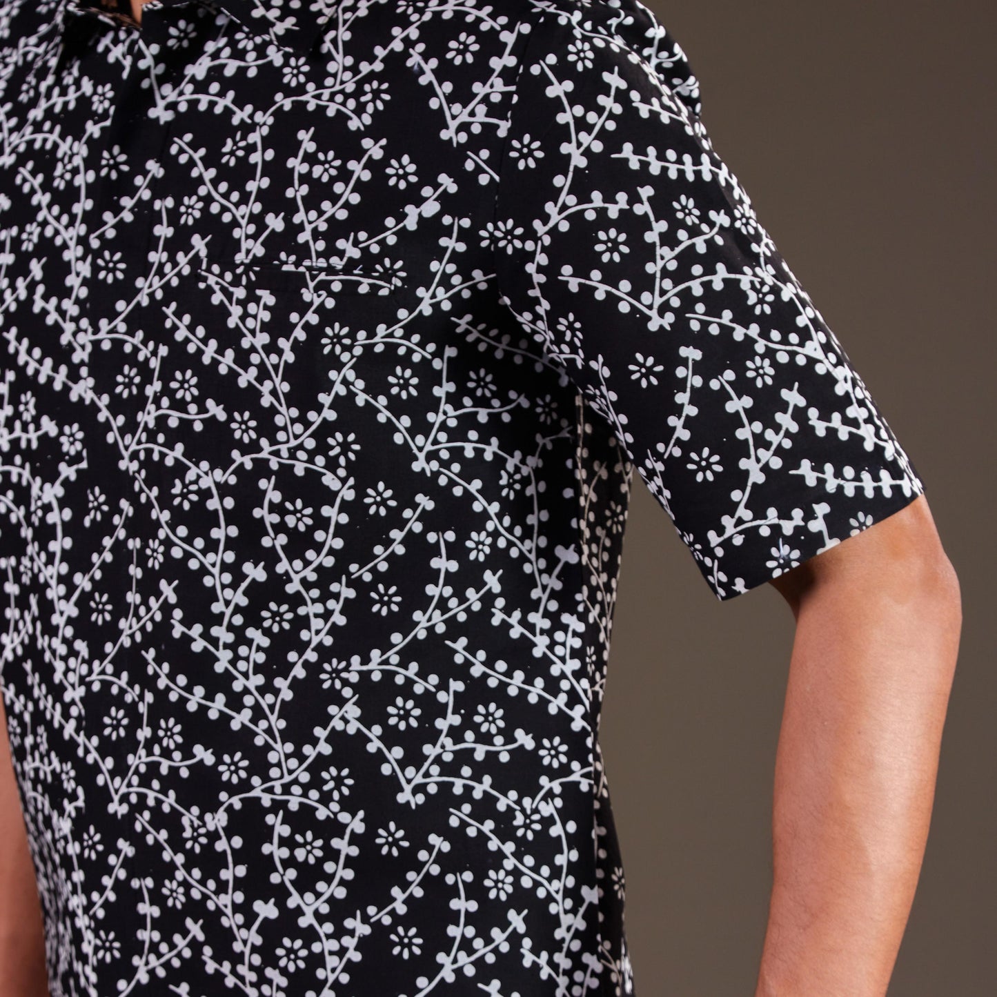 Ganduro - Mandalas Premium Men's Short Sleeve Batik Shirt