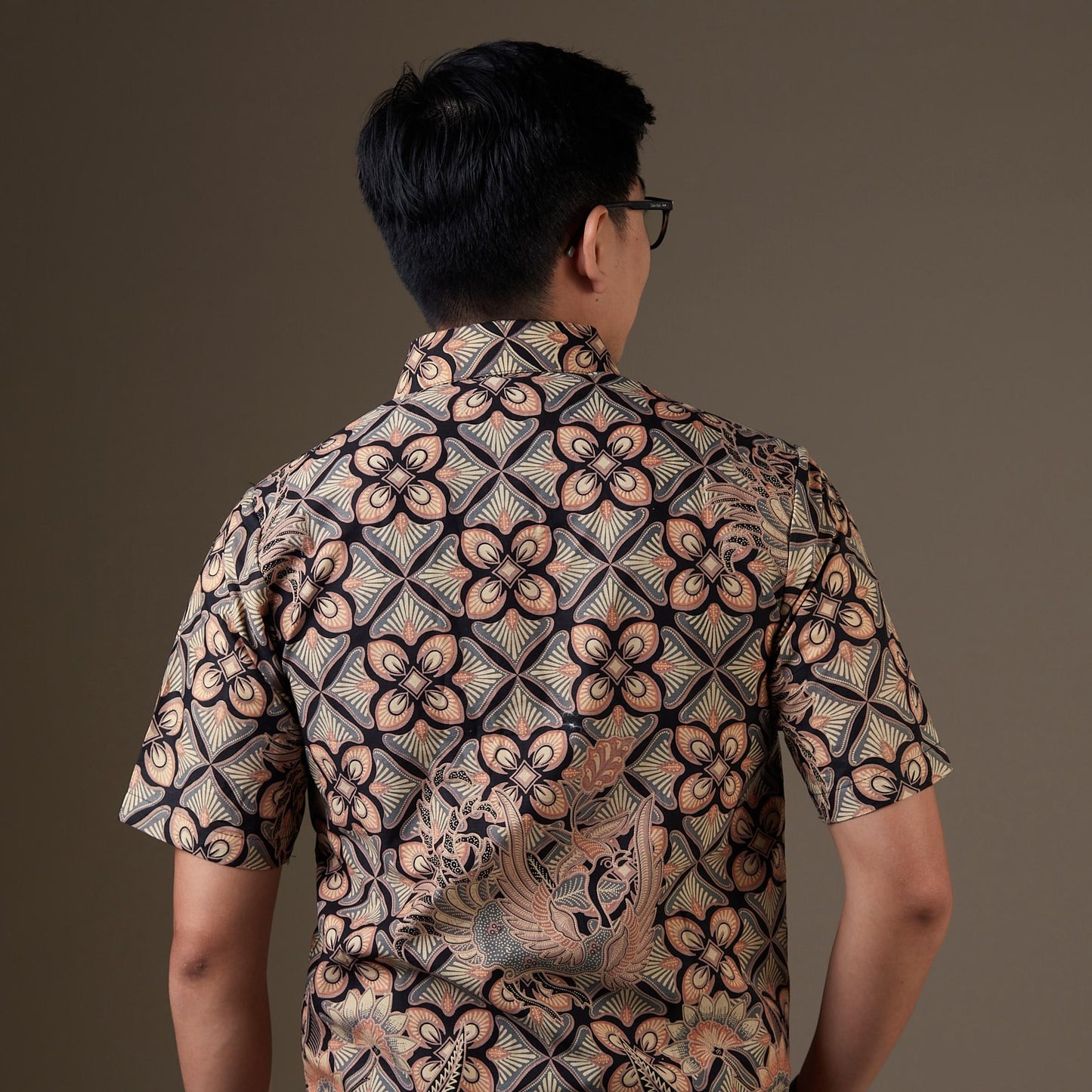 Avesari - Mandalas Kemeja Batik Pria Premium Lengan Pendek