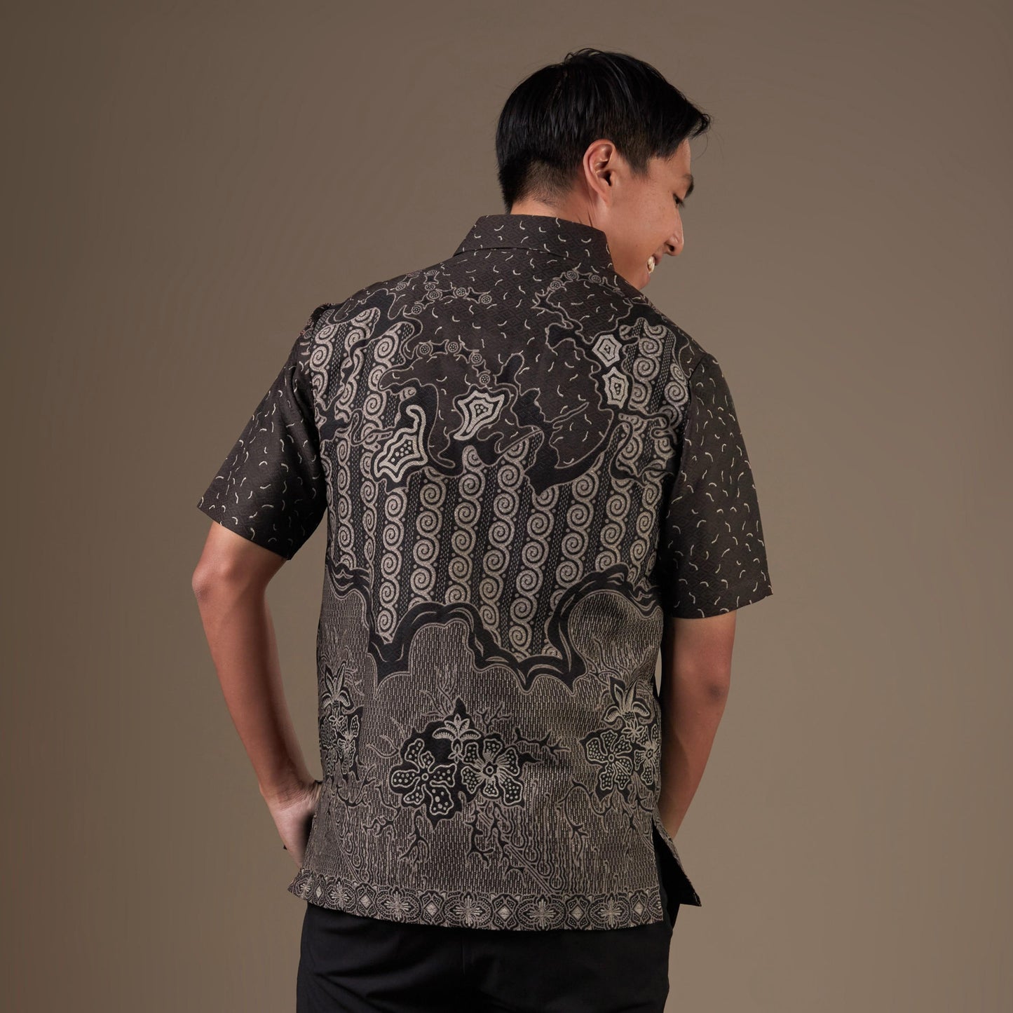 Akadian - Mandalas Kemeja Batik Pria Premium Lengan Pendek