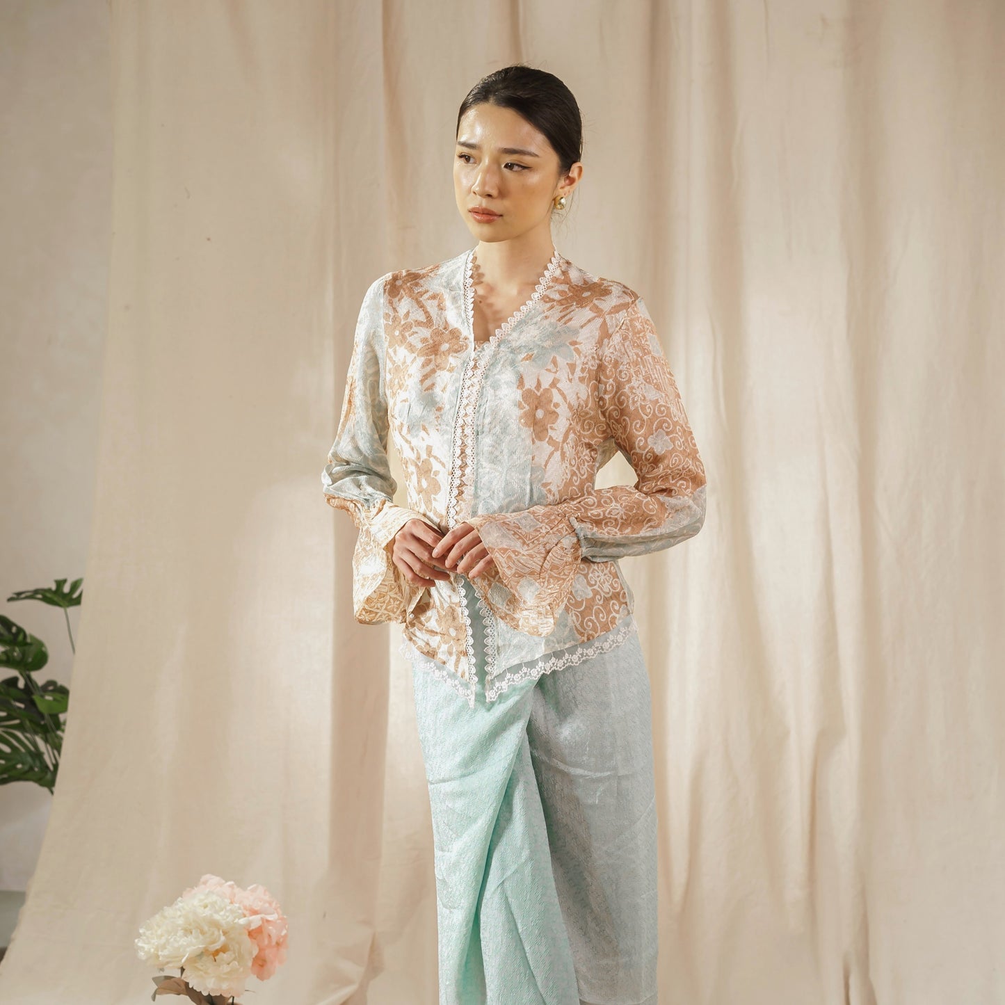 Dalilah Long Sleeve - Mandalas Top Kebaya Set Women's Outer Batik Embroidery Modern