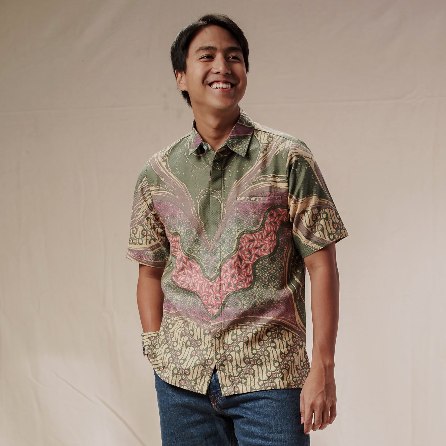 Dewat - Mandalas Premium Men's Short Sleeve Batik Shirt