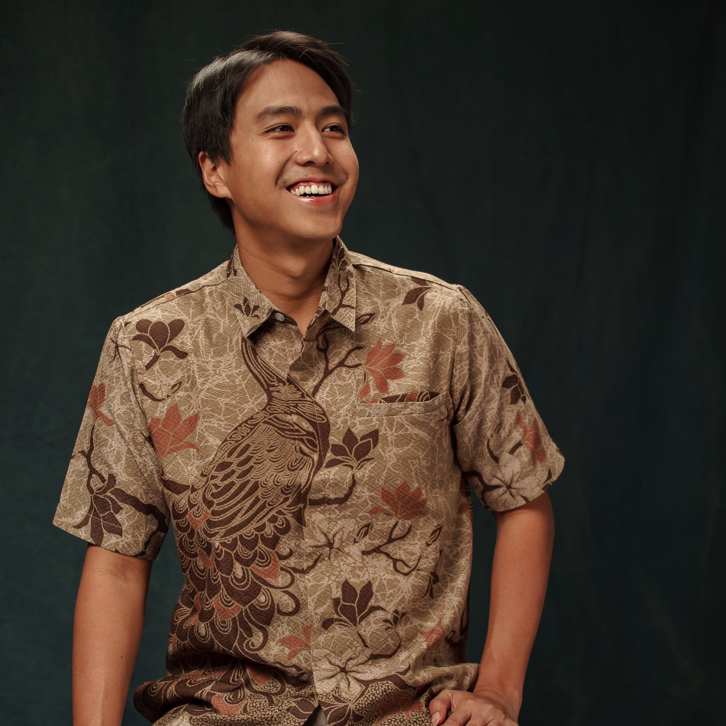 Gratit - Mandalas Premium Men's Short Sleeve Batik Shirt