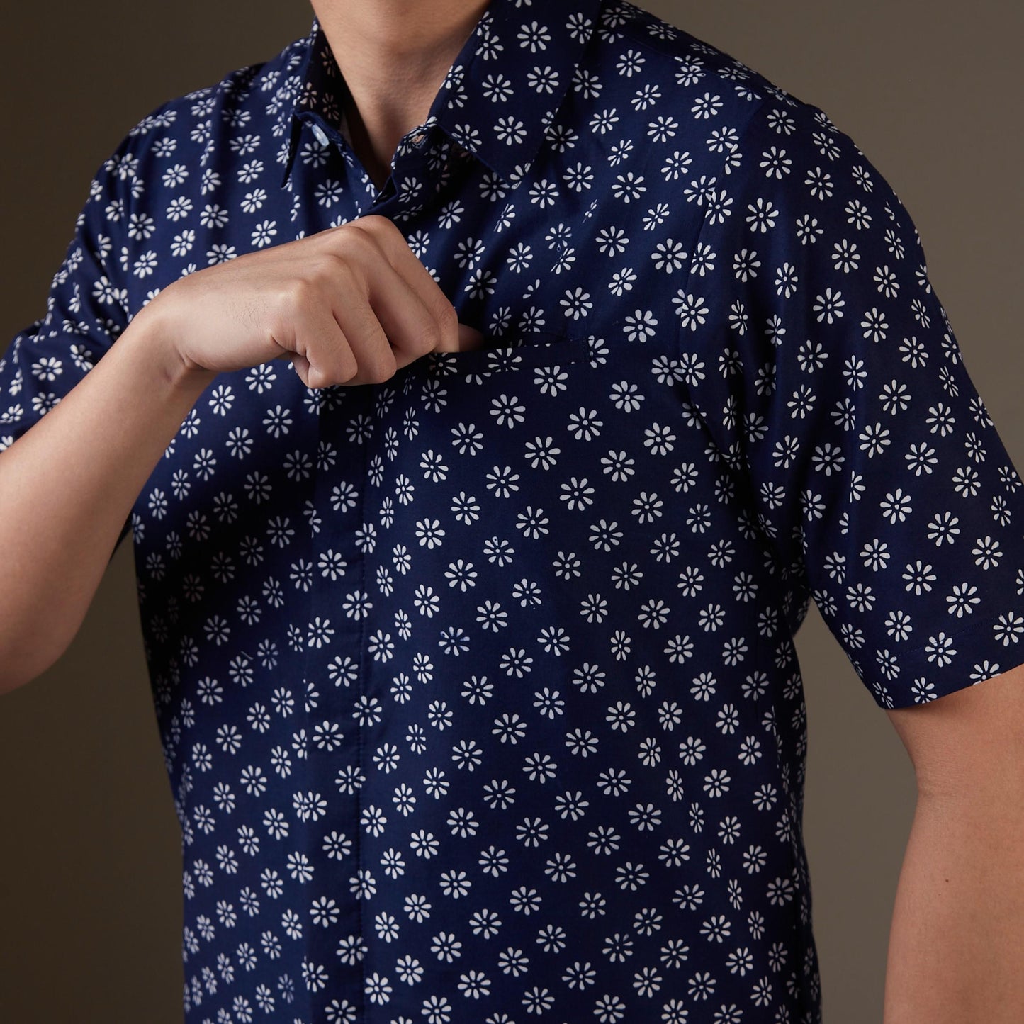 Daisiru - Mandalas Kemeja Batik Pria Premium Lengan Pendek