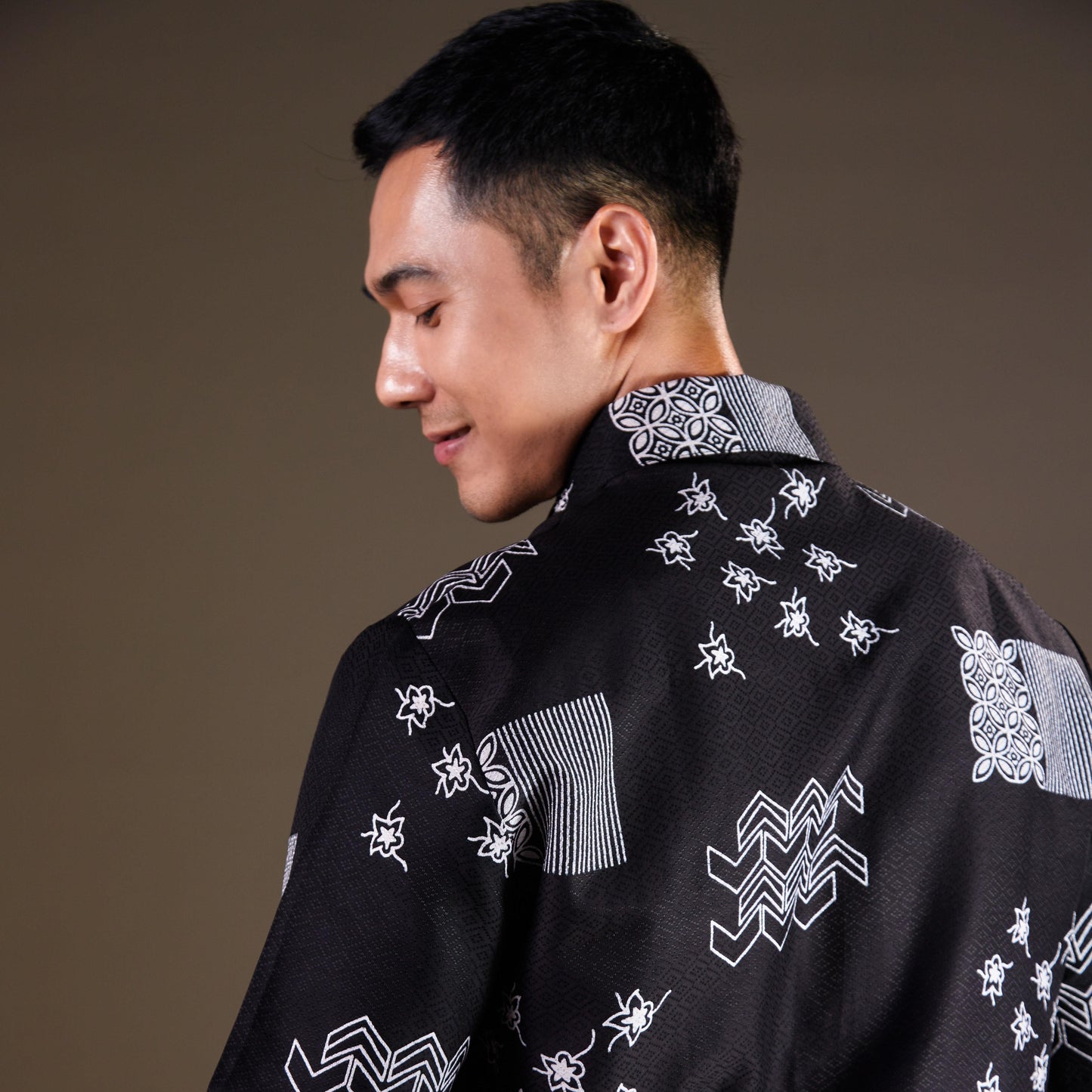 Locar - Mandalas Premium Men's Short Sleeve Batik Shirt