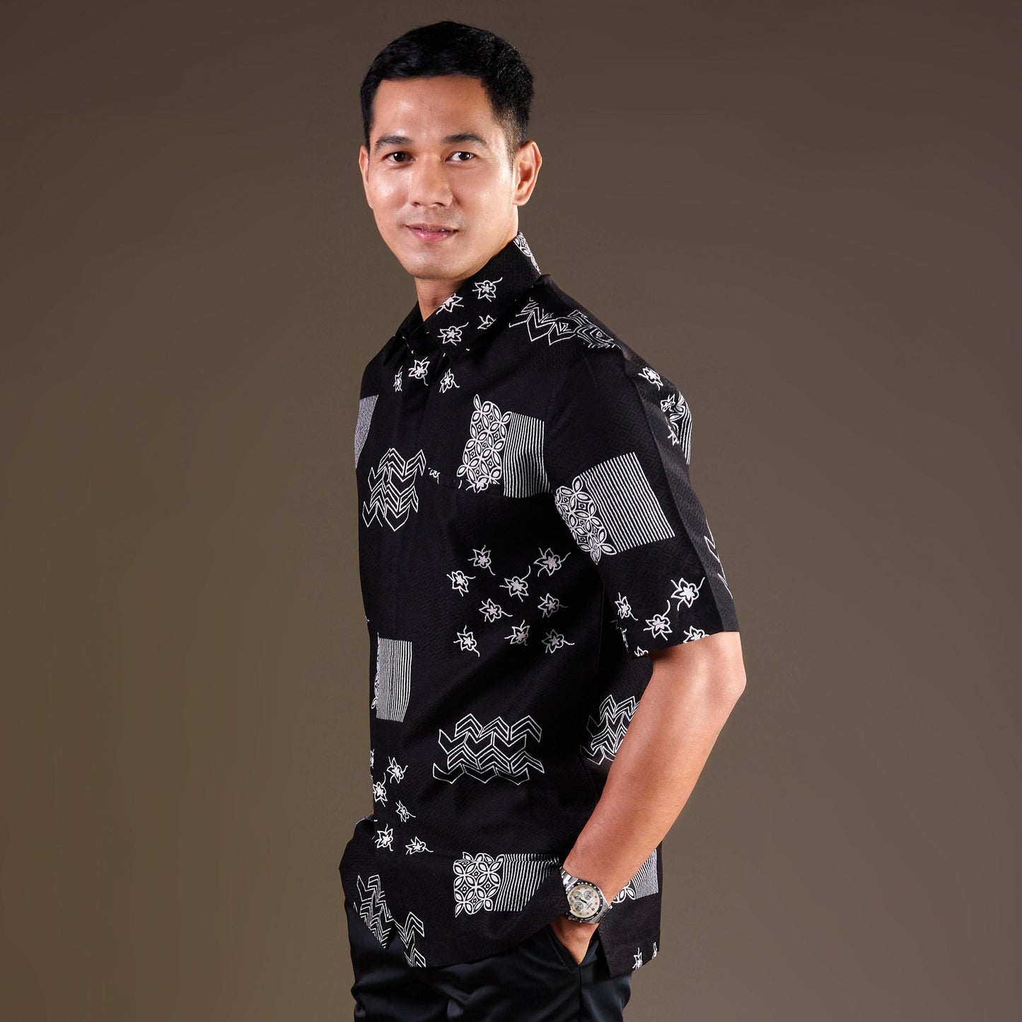 Locar - Mandalas Premium Men's Short Sleeve Batik Shirt