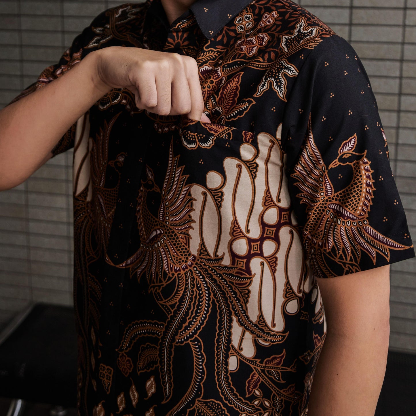 Ugraha - Mandalas Kemeja Batik Pria Premium Lengan Pendek