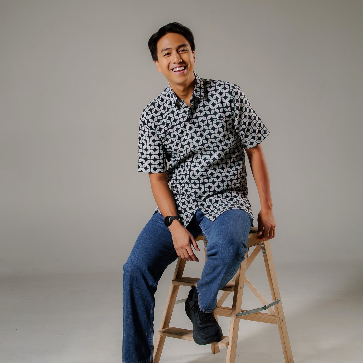 Kawulangi - Mandalas Premium Men's Short Sleeve Batik Shirt