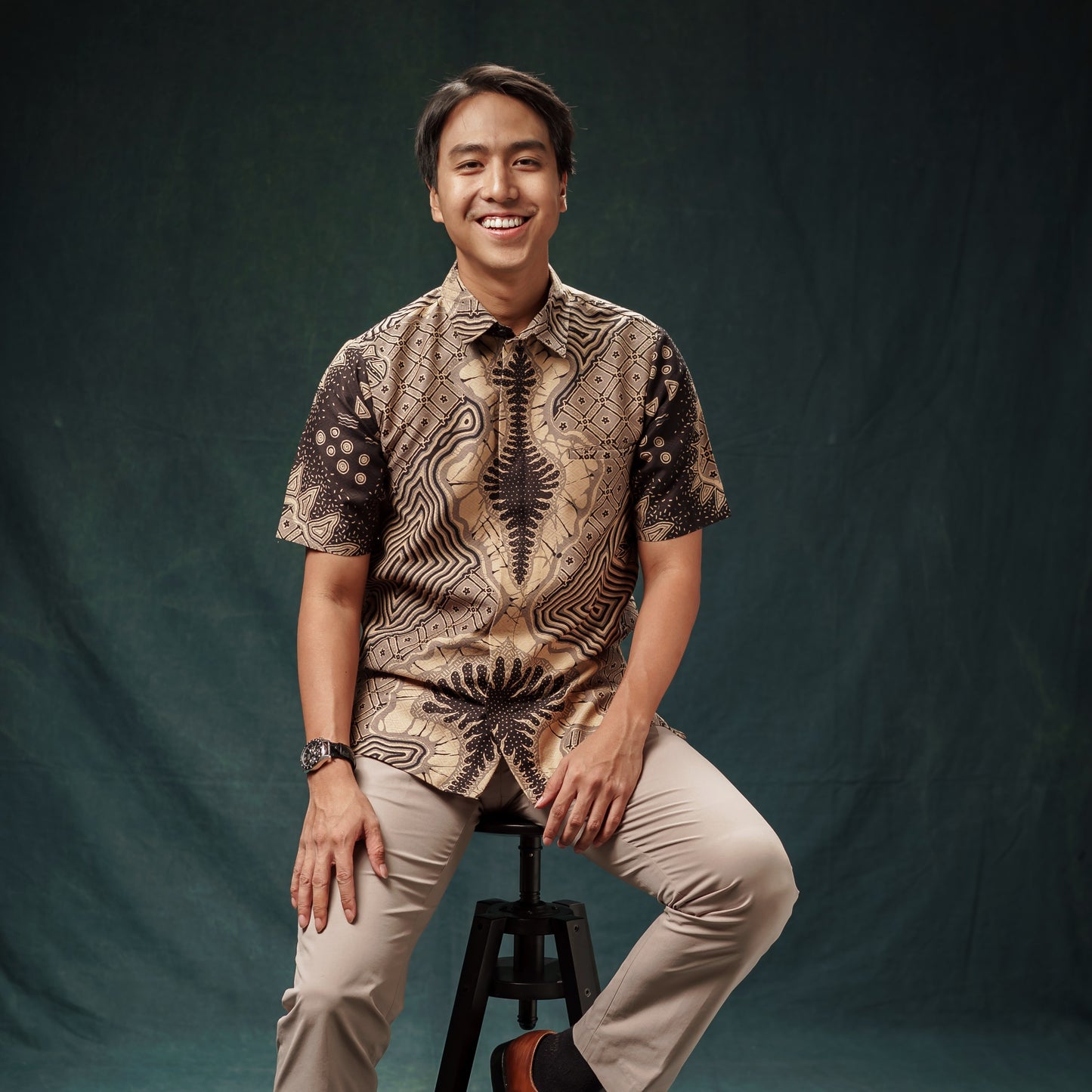Ovidian - Mandalas Premium Men's Short Sleeve Batik Shirt