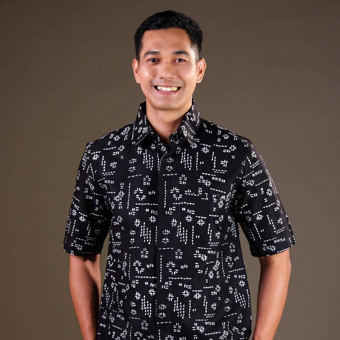 Krelo - Mandalas Premium Men's Short Sleeve Batik Shirt