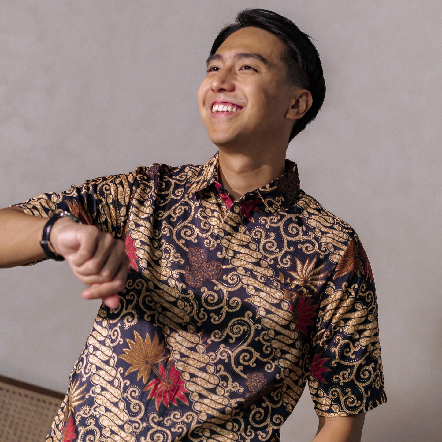 Mika - Mandalas Kemeja Batik Pria Premium Lengan Pendek