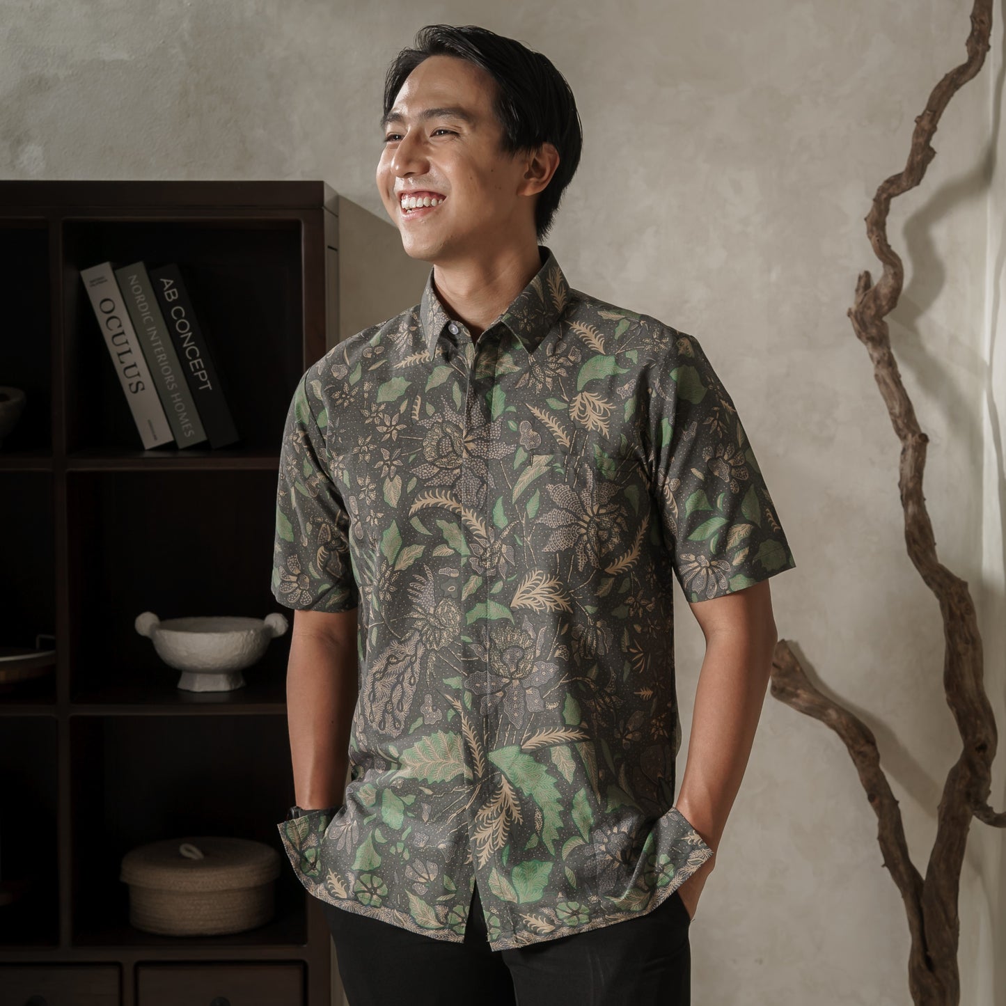 Nuwun - Mandalas Kemeja Batik Pria Premium Lengan Pendek