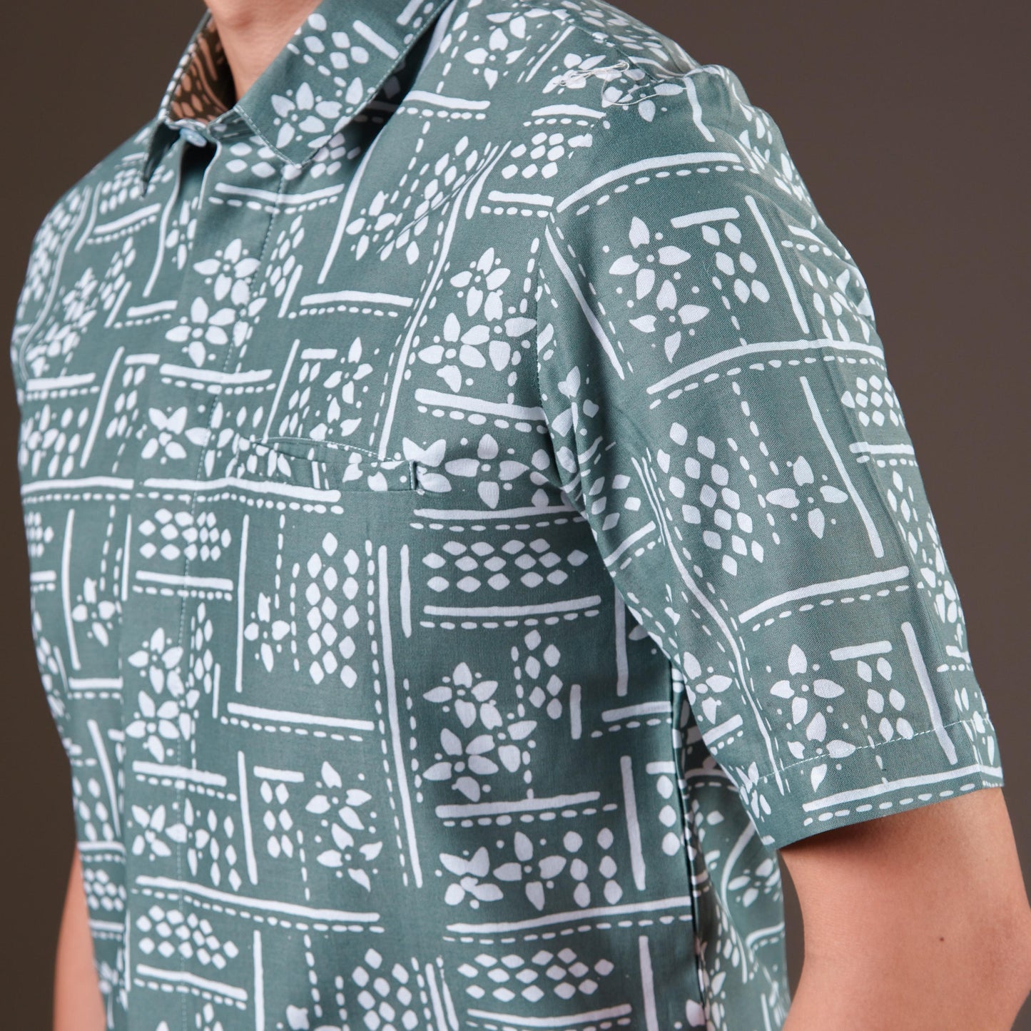 Conteni - Mandalas Premium Men's Short Sleeve Batik Shirt