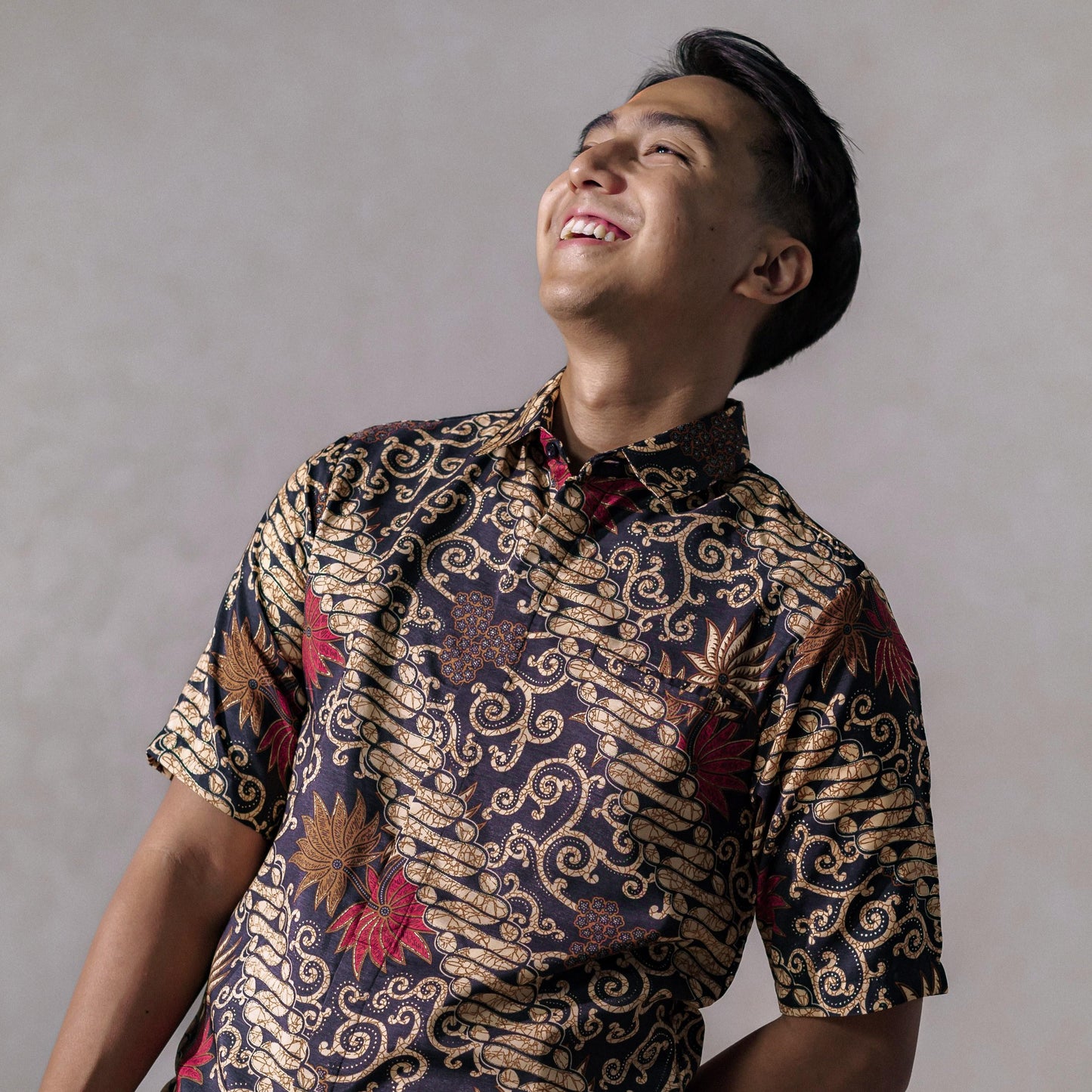 Mika - Mandalas Kemeja Batik Pria Premium Lengan Pendek