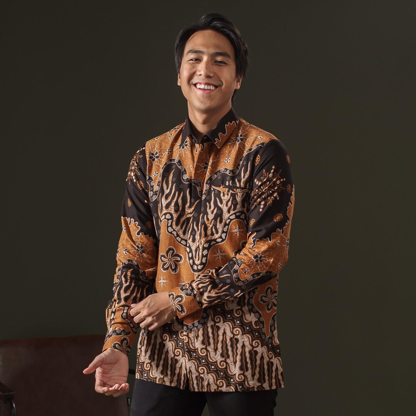 Delbara - Mandalas Kemeja Batik Pria Premium Lengan Panjang