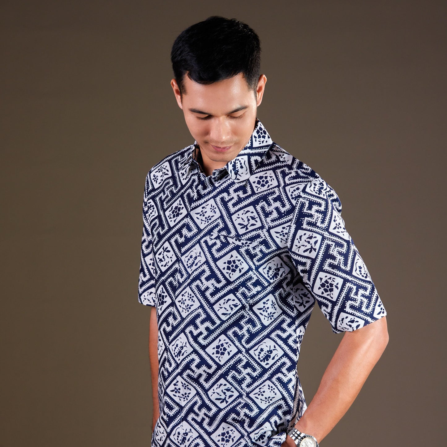 Romavi - Mandalas Premium Men's Short Sleeve Batik Shirt